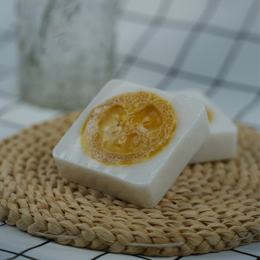 Loofah Soap-Embedded Real Loofah Fibers for Silky Smooth Skin