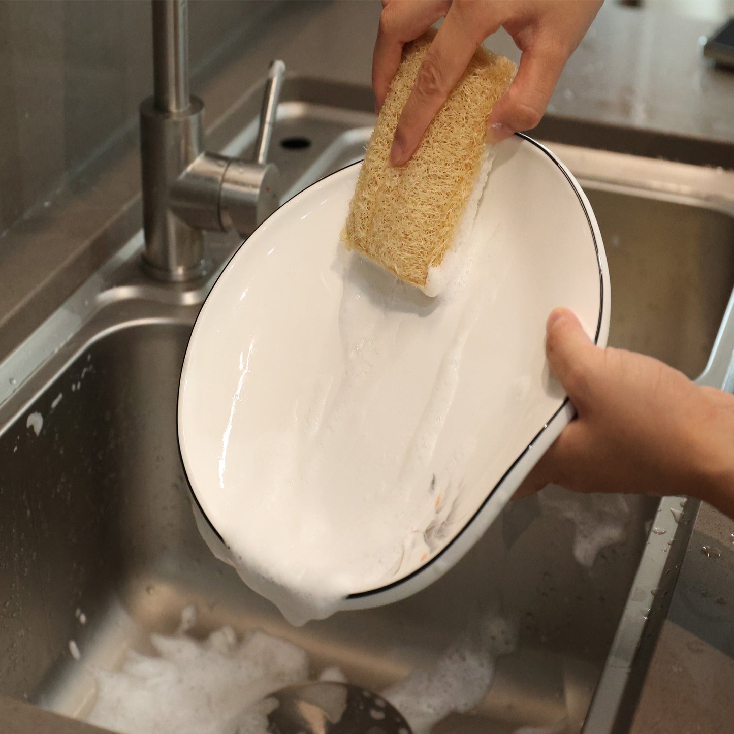 Natural Luffa Sponge for Kitchen – Eco-Friendly, Biodegradable & Plastic-Free Scrubber